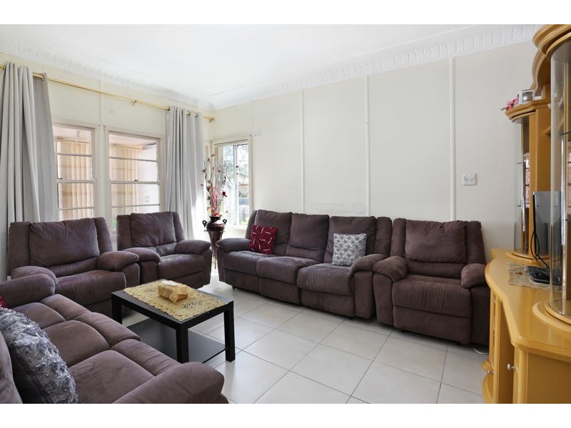 85 Wellington Rd, Auburn NSW 2144