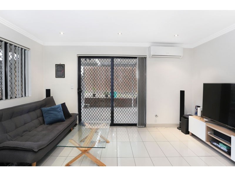 2/21 Melton St, Silverwater NSW 2128