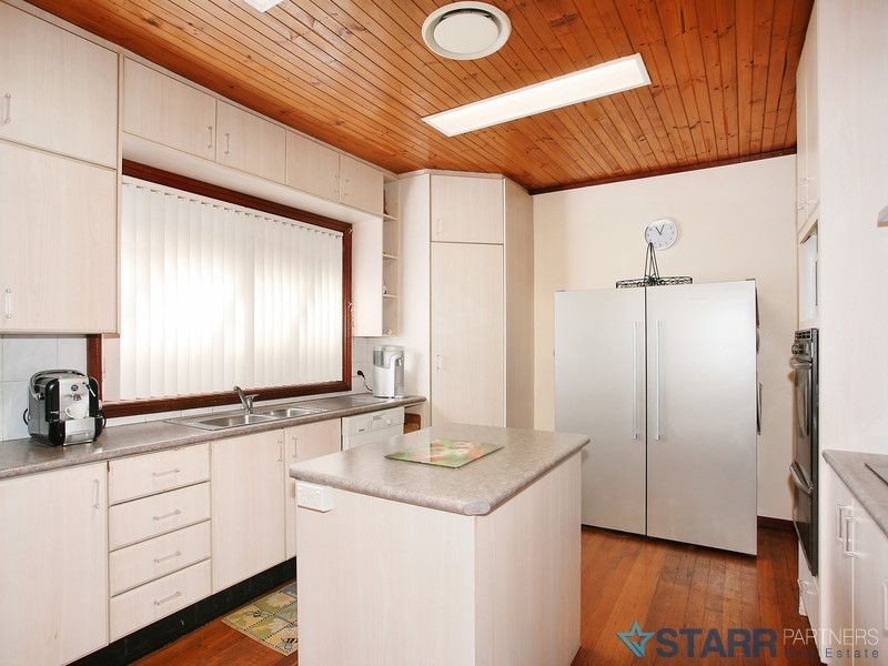 16 Iris Street, Guildford NSW 2161