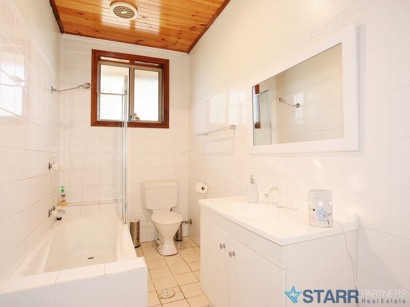 16 Iris Street, Guildford NSW 2161