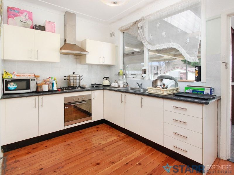 25 Kirkham Rd, Auburn NSW 2144