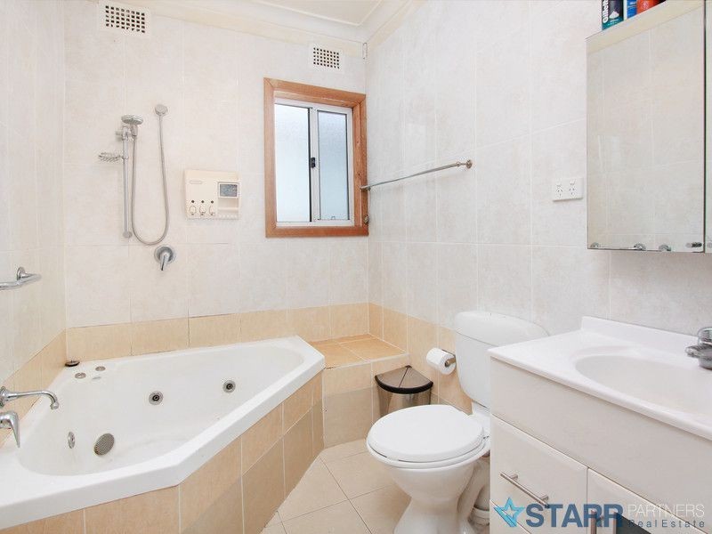 25 Kirkham Rd, Auburn NSW 2144