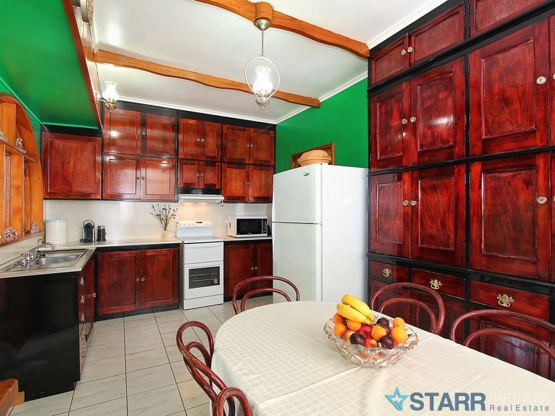 6 Laverack Crescent, Granville NSW 2142