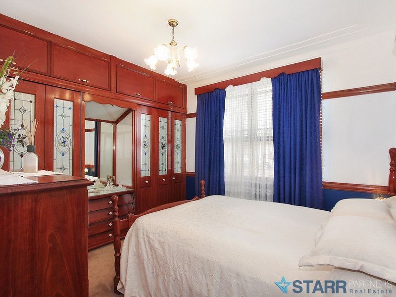 6 Laverack Crescent, Granville NSW 2142