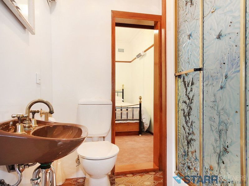 6 Laverack Crescent, Granville NSW 2142