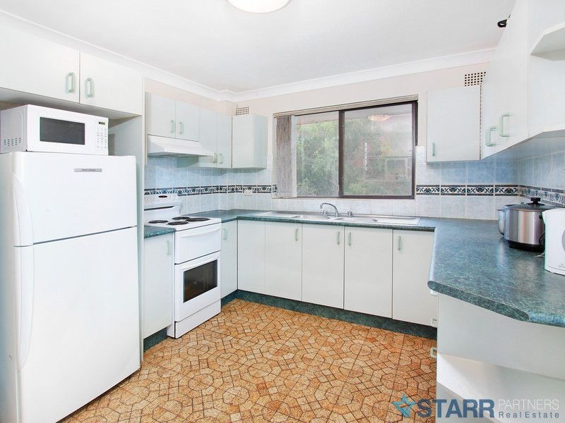 2/98 Northumberland Road, Auburn NSW 2144