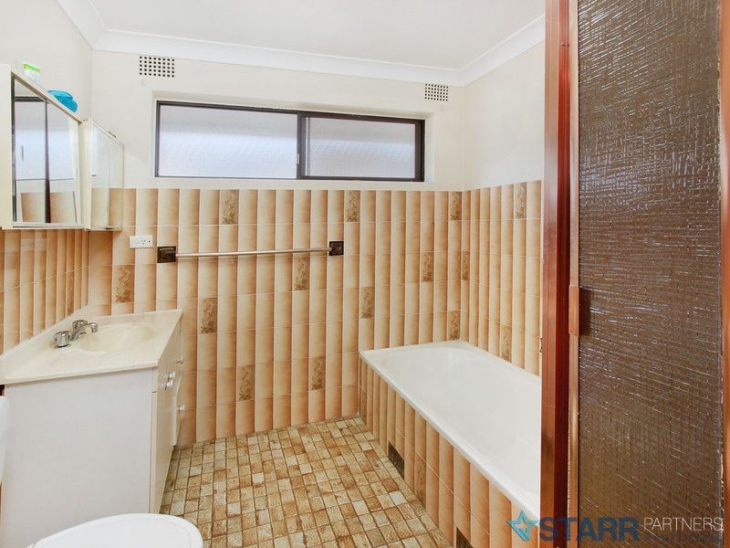 2/98 Northumberland Road, Auburn NSW 2144