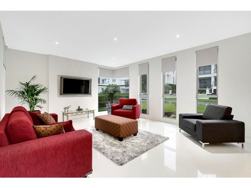 13 Bimbadgen Place, Bella Vista NSW 2153