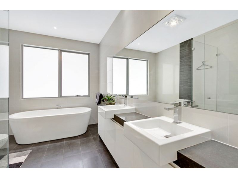 13 Bimbadgen Place, Bella Vista NSW 2153