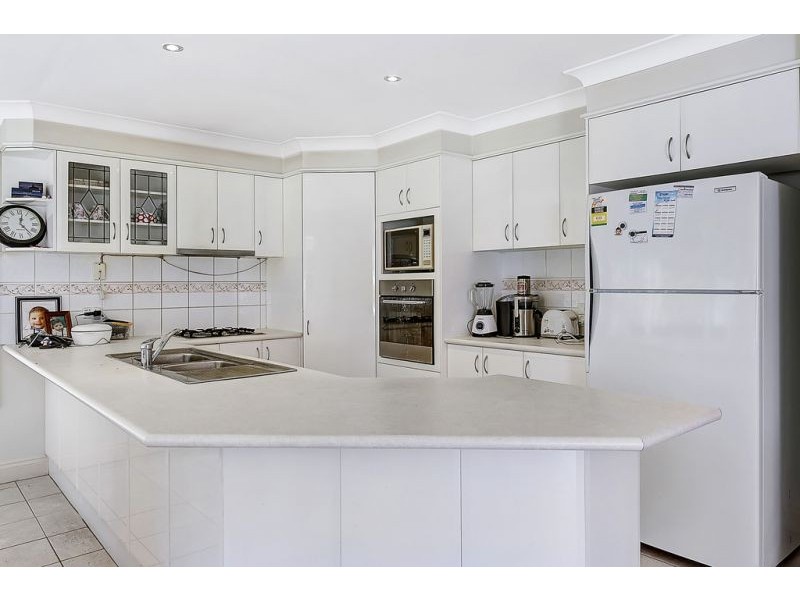 15 Dungara Crescent, Stanhope Gardens NSW 2768