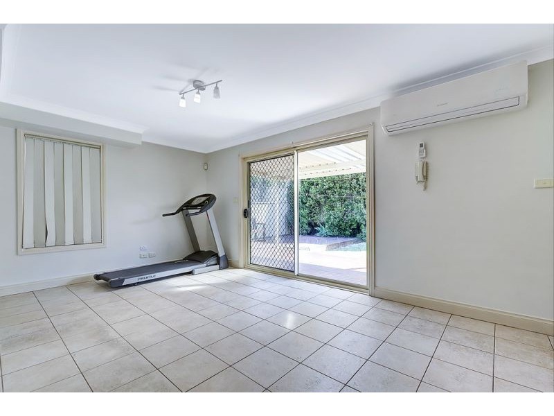 15 Dungara Crescent, Stanhope Gardens NSW 2768