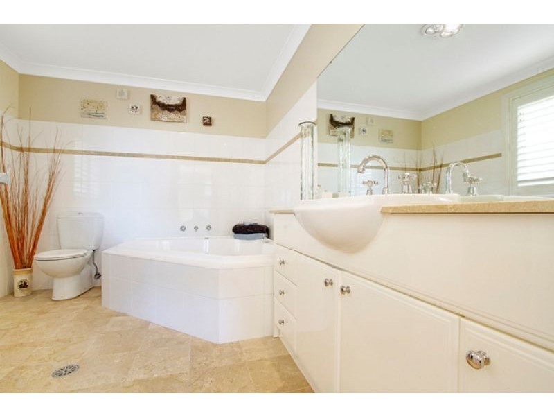 5 Linden Way, Bella Vista NSW 2153