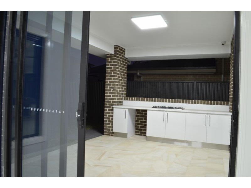 13 London Court, Kellyville NSW 2155