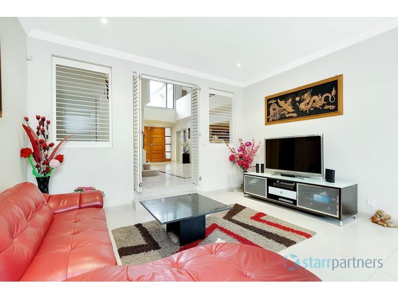 16 Pipersbrook Crescent, Bella Vista NSW 2153