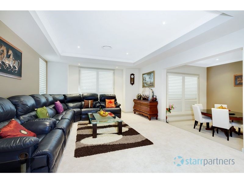 16 Pipersbrook Crescent, Bella Vista NSW 2153