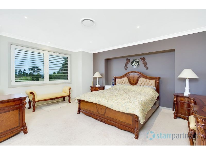 16 Pipersbrook Crescent, Bella Vista NSW 2153