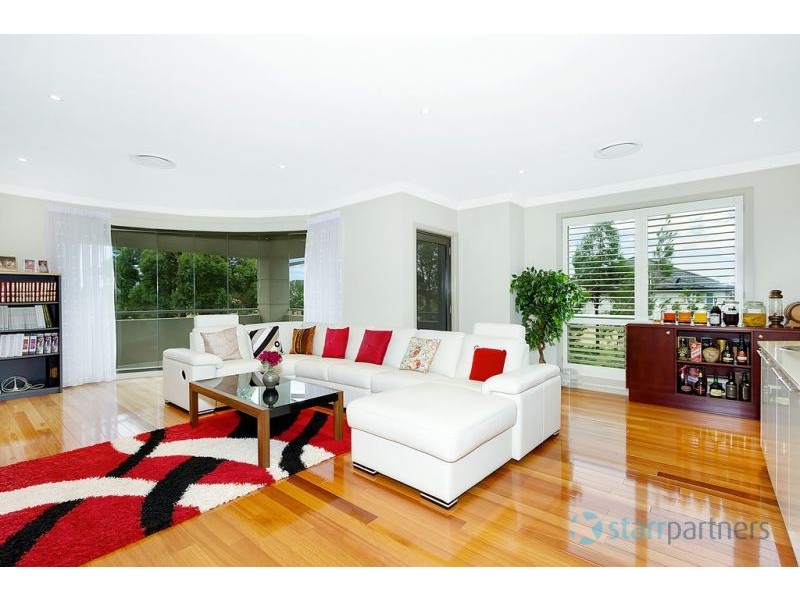 16 Pipersbrook Crescent, Bella Vista NSW 2153