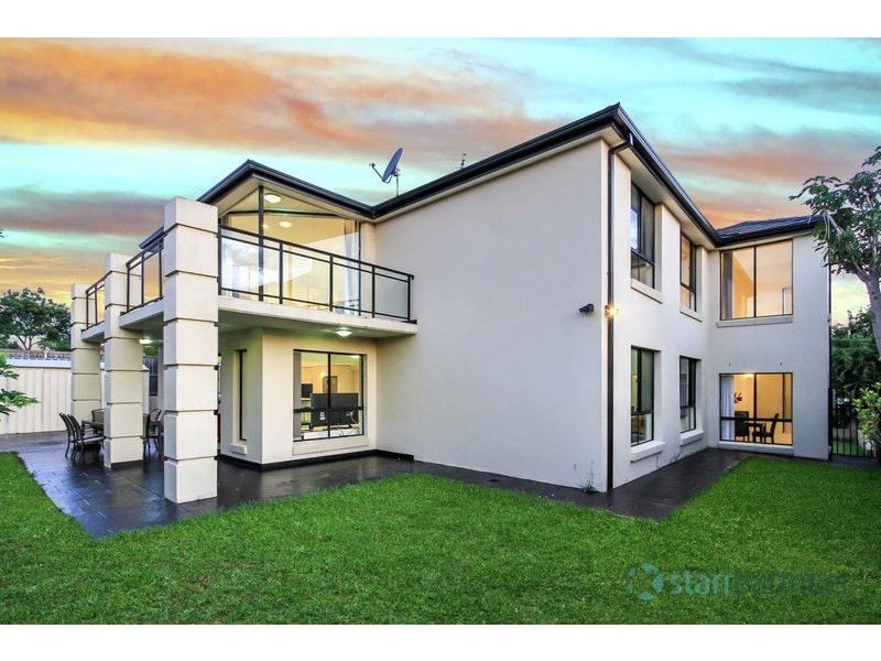 13 Pipersbrook Crescent, Bella Vista NSW 2153