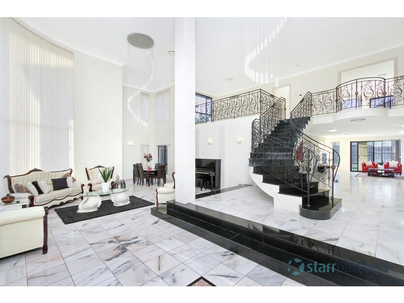 13 Pipersbrook Crescent, Bella Vista NSW 2153