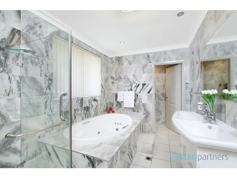 13 Pipersbrook Crescent, Bella Vista NSW 2153