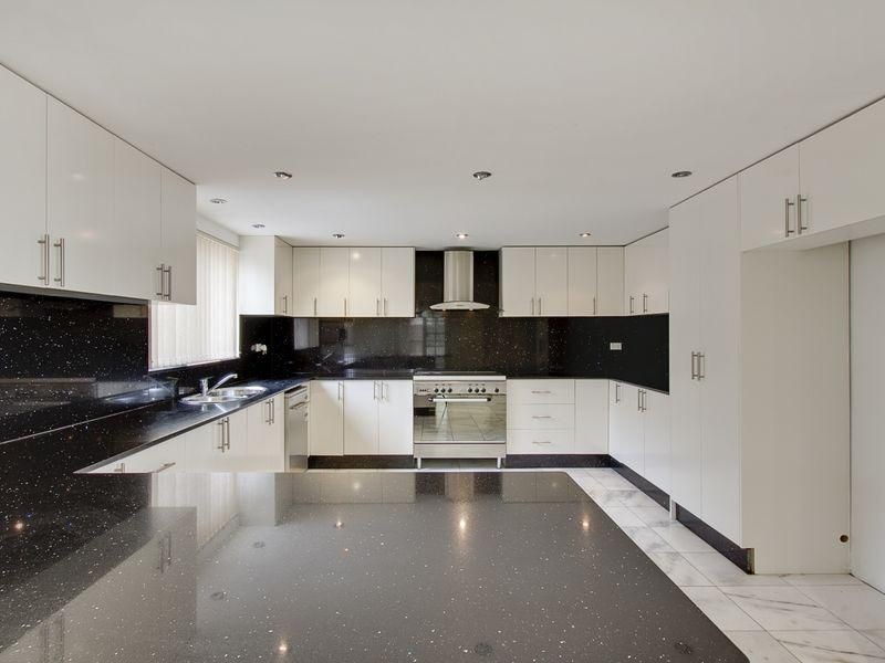 13 Pipersbrook Crescent, Bella Vista NSW 2153