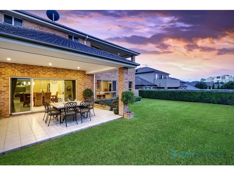 42 EDGEWATER DRIVE, Bella Vista NSW 2153