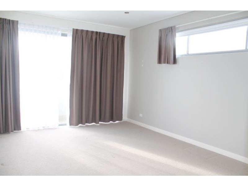 84 Central Park Avenue, Baulkham Hills NSW 2153