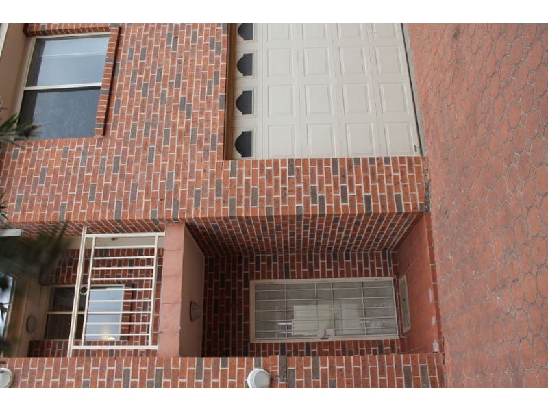 2/120 Kildare Road, Blacktown NSW 2148