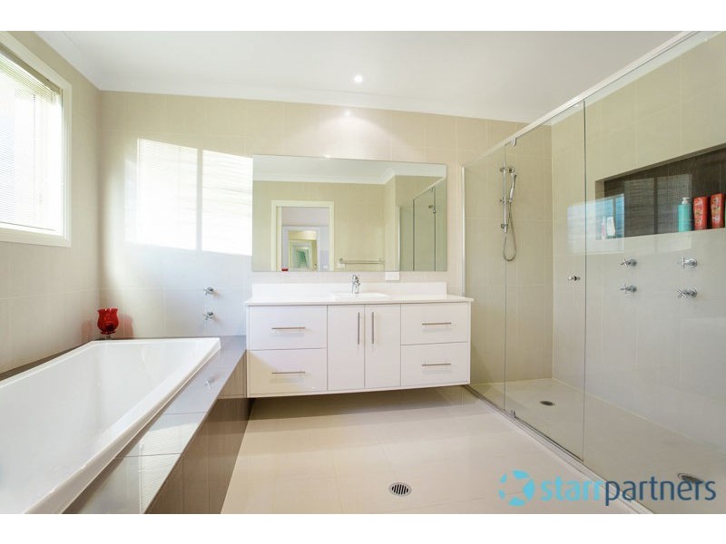 12 Pipersbrook Crescent, Bella Vista NSW 2153