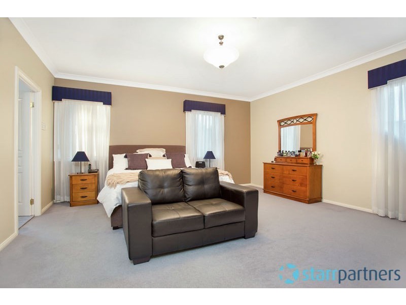 25 Pine Crescent, Bella Vista NSW 2153