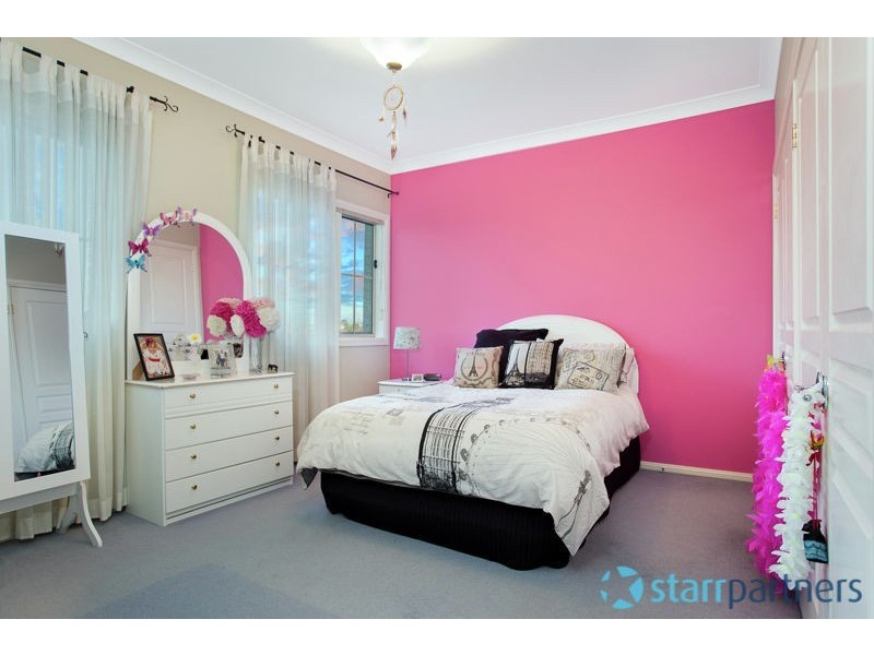 25 Pine Crescent, Bella Vista NSW 2153