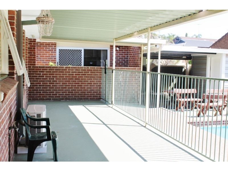 1 Sporing Avenue, Kings Langley NSW 2147