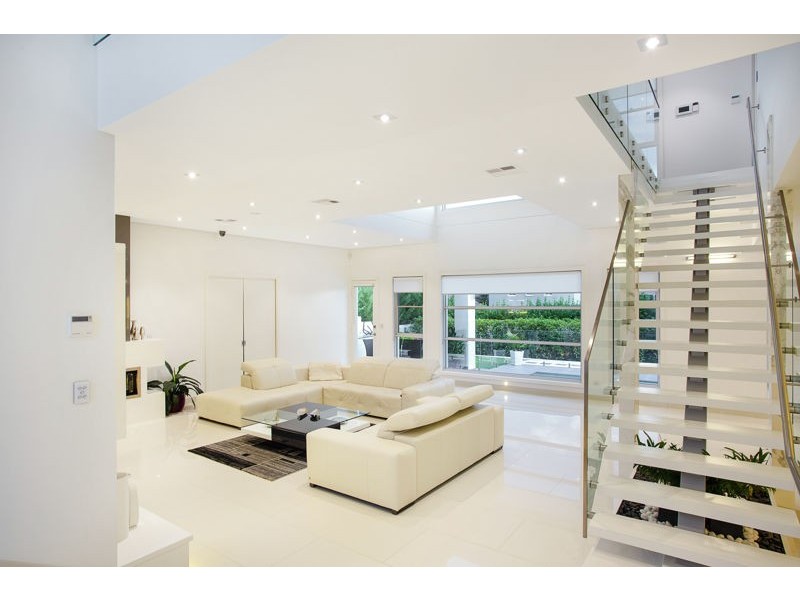 96 Edgewater Drive, Bella Vista NSW 2153