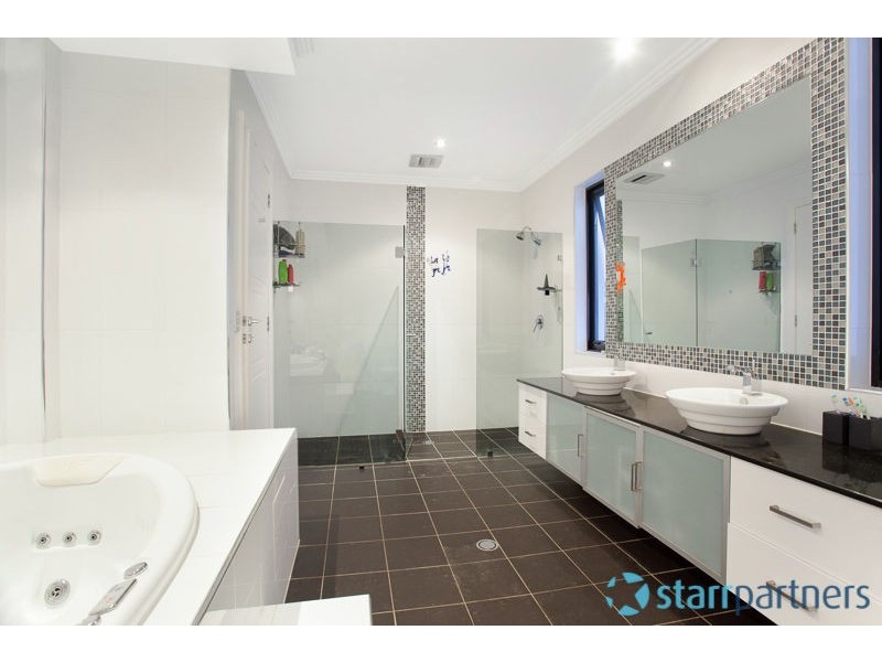8 Bimbadgen place, Bella Vista NSW 2153