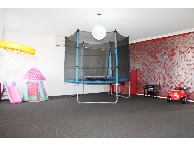 2 Brackley Street, Stanhope Gardens NSW 2768