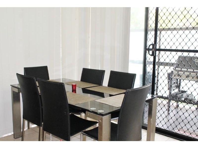 2/48 Memorial Avenue, Merrylands NSW 2160