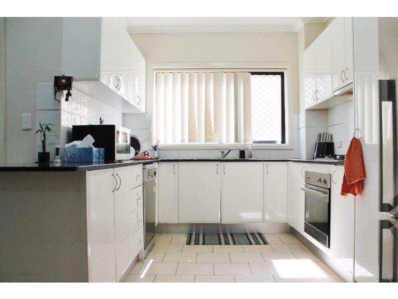 2/48 Memorial Avenue, Merrylands NSW 2160