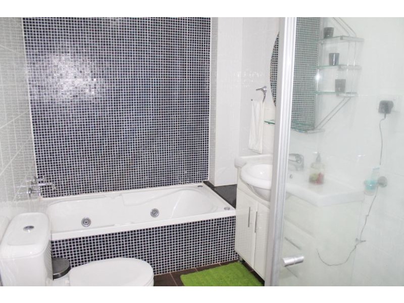 2/48 Memorial Avenue, Merrylands NSW 2160