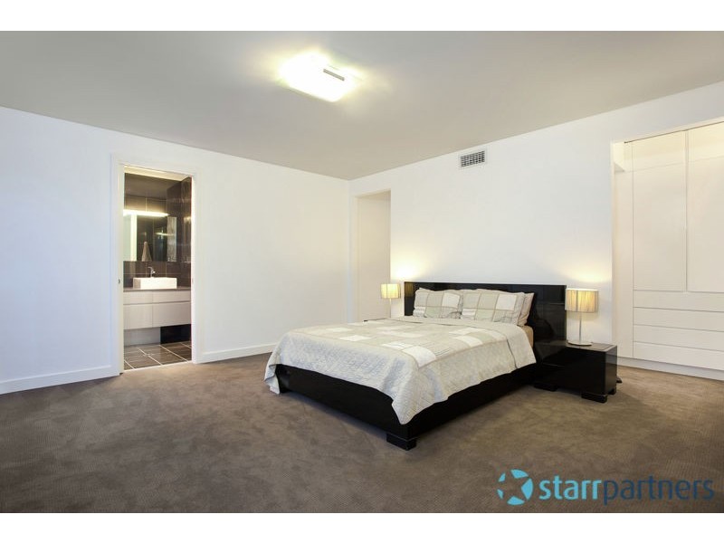 96 Edgewater Drive, Bella Vista NSW 2153