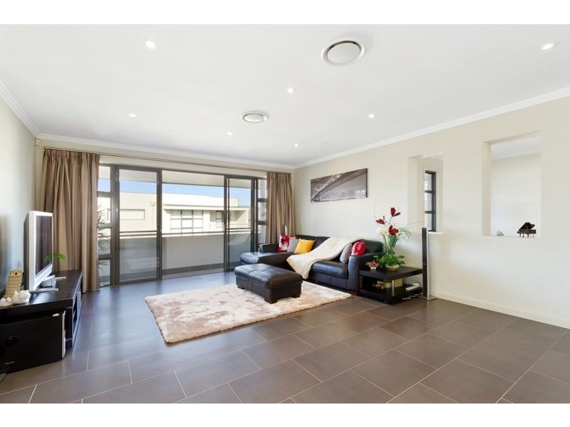 16 MacArthur Ridge Way, Bella Vista NSW 2153