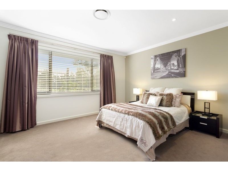 16 MacArthur Ridge Way, Bella Vista NSW 2153