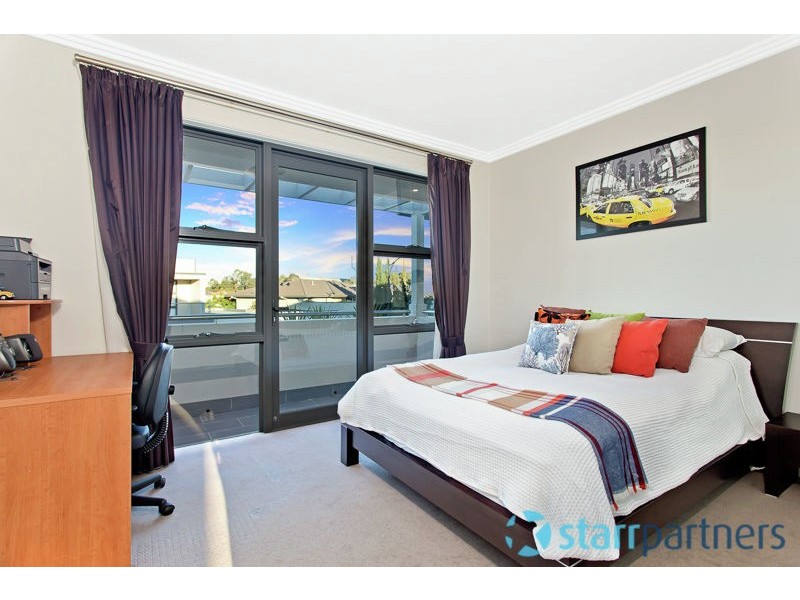 16 MacArthur Ridge Way, Bella Vista NSW 2153