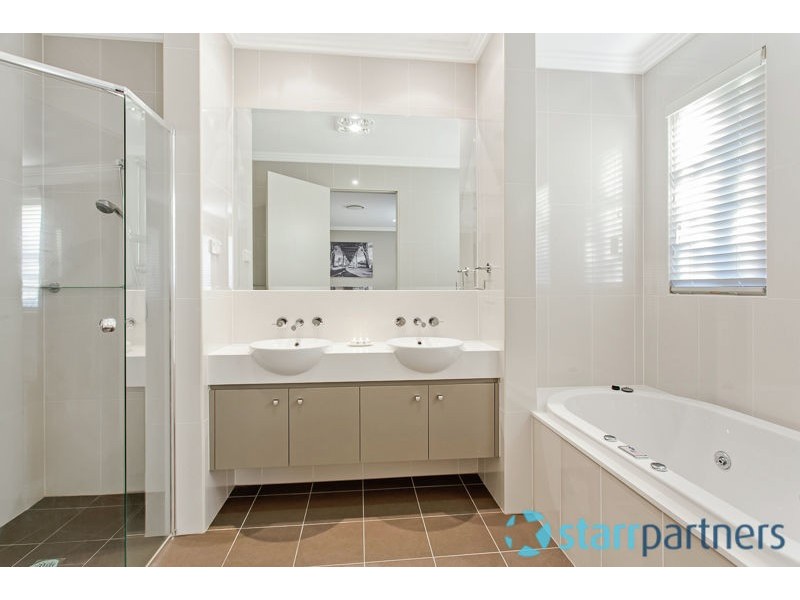 16 MacArthur Ridge Way, Bella Vista NSW 2153