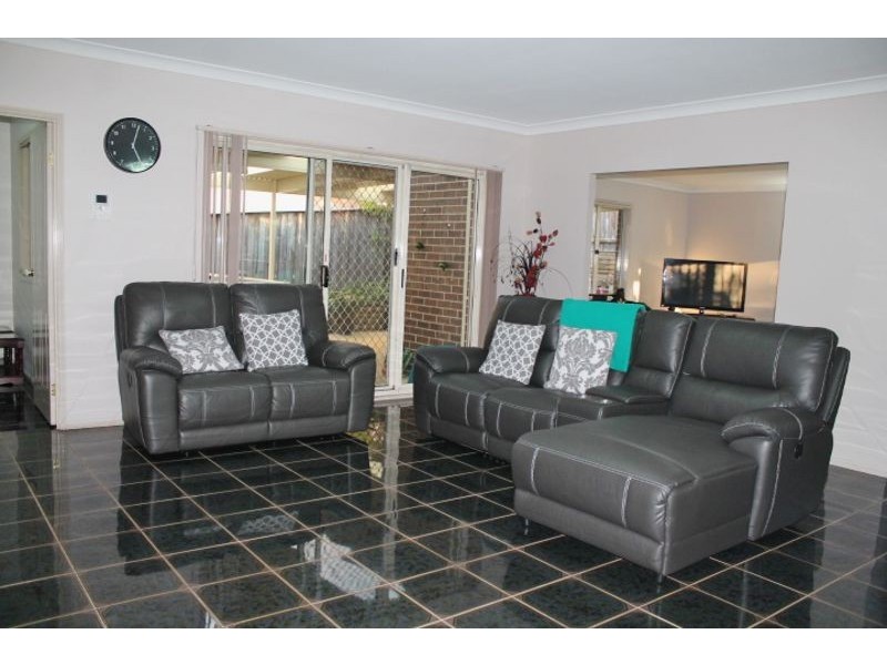 16 John Warren Avenue, Glenwood NSW 2768