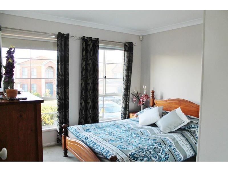 16 John Warren Avenue, Glenwood NSW 2768