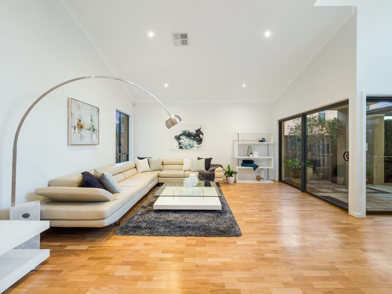 44 Edgewater Drive, Bella Vista NSW 2153