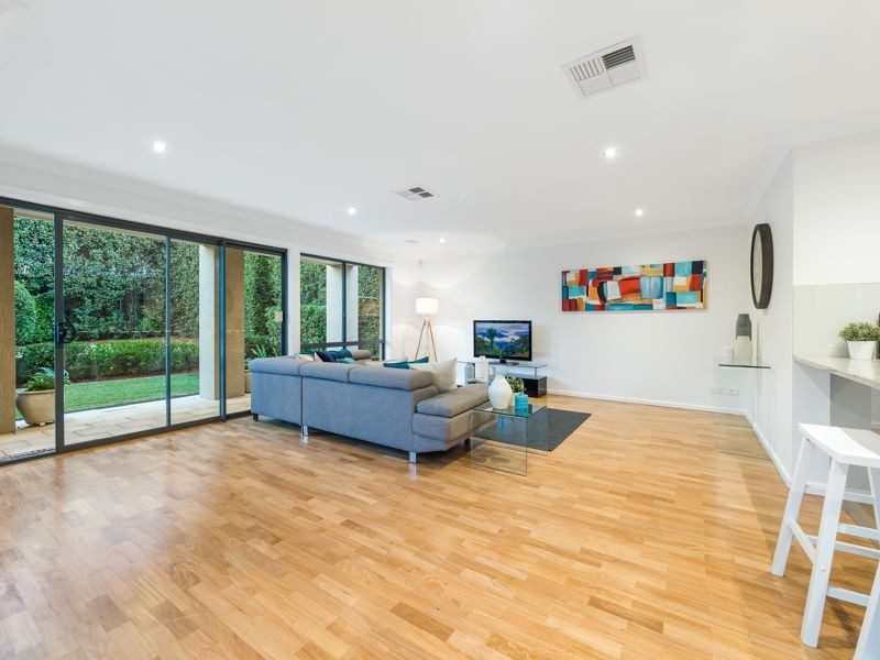 44 Edgewater Drive, Bella Vista NSW 2153