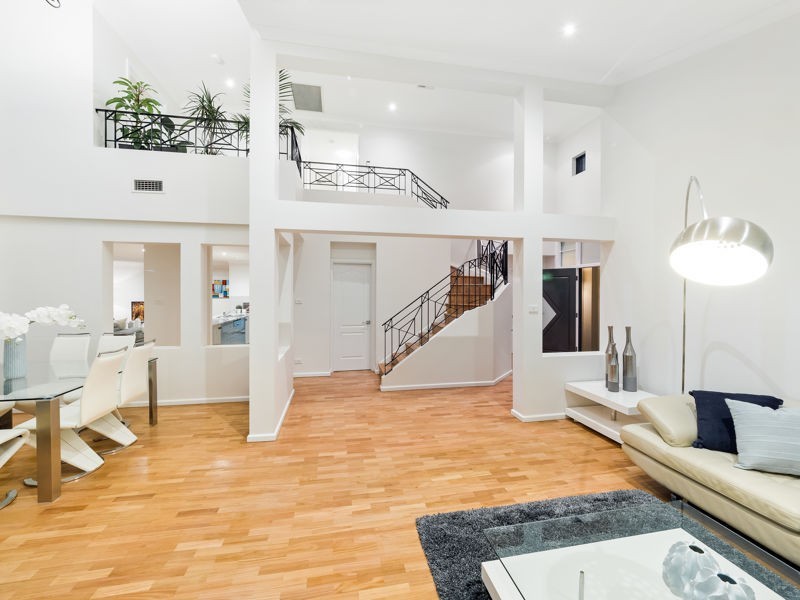 44 Edgewater Drive, Bella Vista NSW 2153