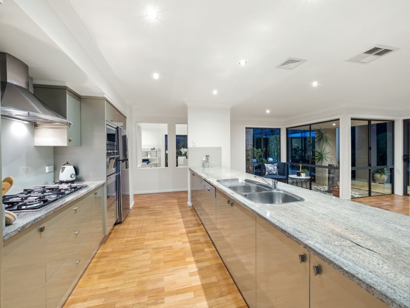 44 Edgewater Drive, Bella Vista NSW 2153