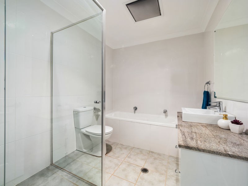 44 Edgewater Drive, Bella Vista NSW 2153